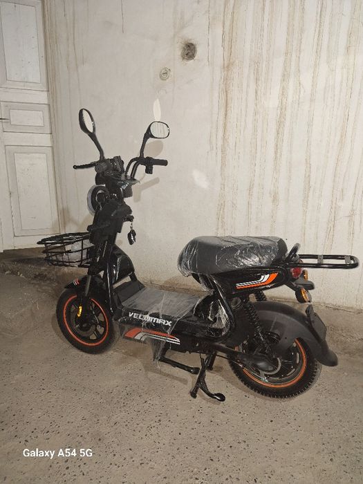 Скутер сотилади янги узимники