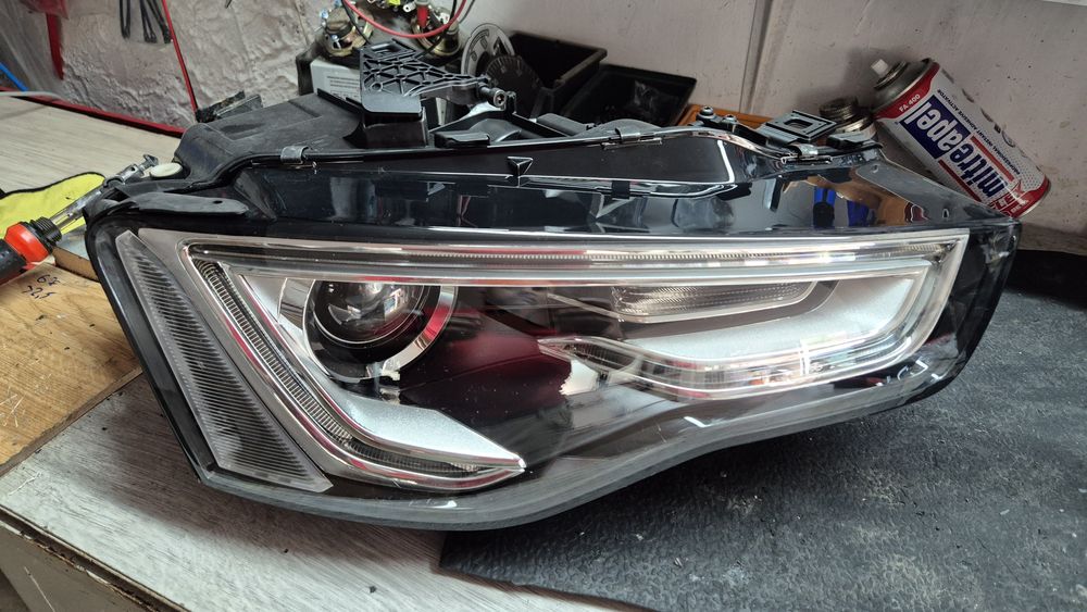 Far dreapta bixenon audi a5 2013