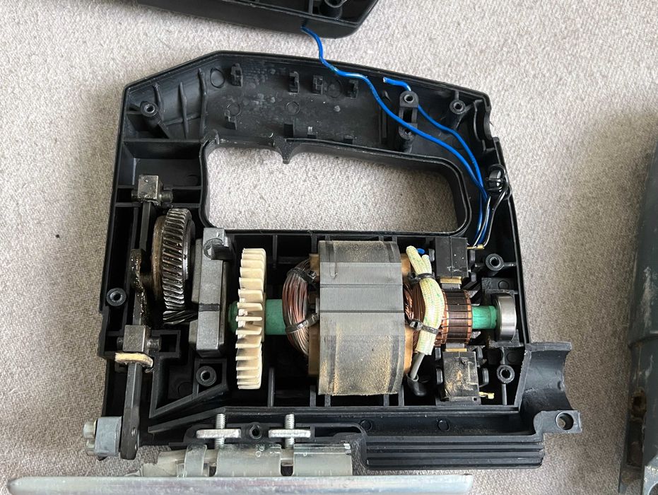 2 ferastraie pendulare 350W fara cablu – pentru piese sau reparatii