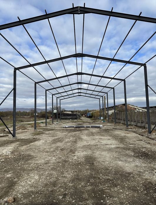 Hală metalică de 8 m x30 m x4 m