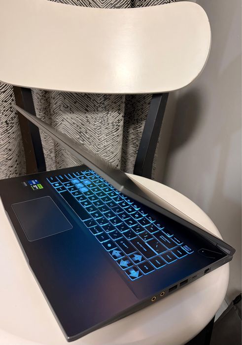 Ноутбук MSI Thin 15