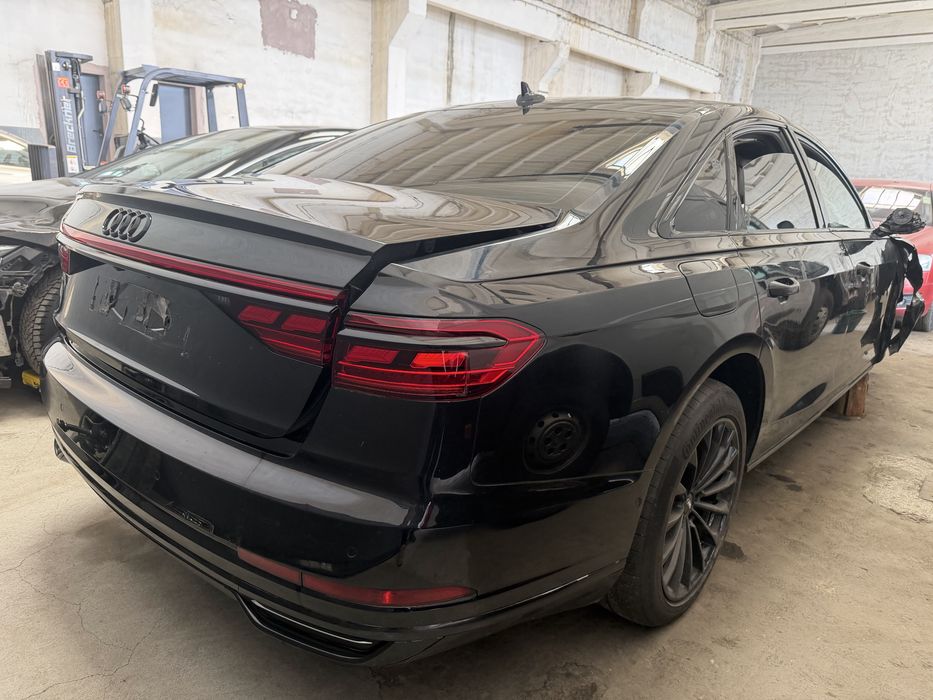 Audi A8 quattro avariat