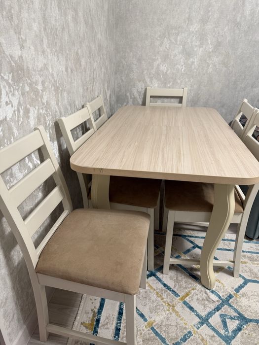 Стол с 6 стульями