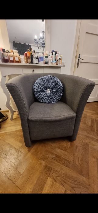 Fotoliu cu perna decorativa