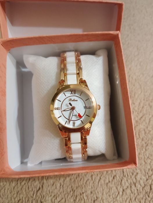 Дамски  часовник