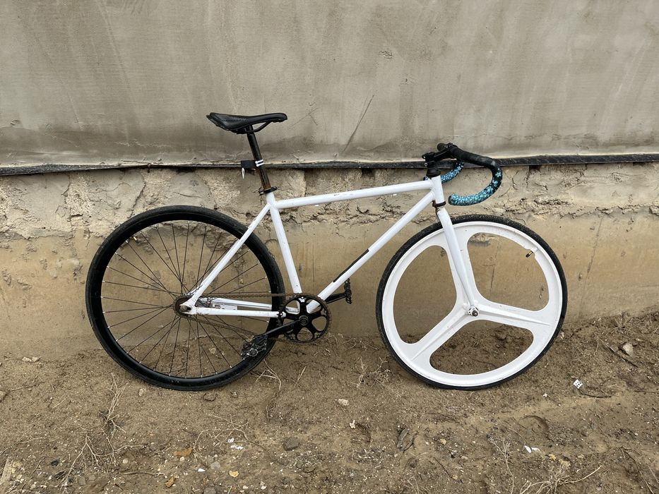 Велосипед типа фикс