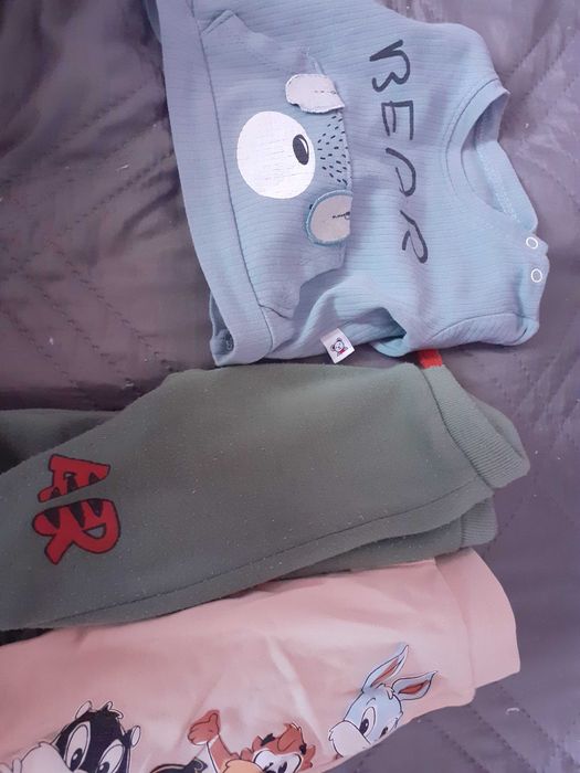 Бебешки дрехи за момче и обувки