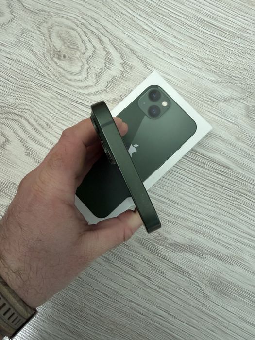 iPhone 13 alpine green ,128GB 4GB RAM 5G