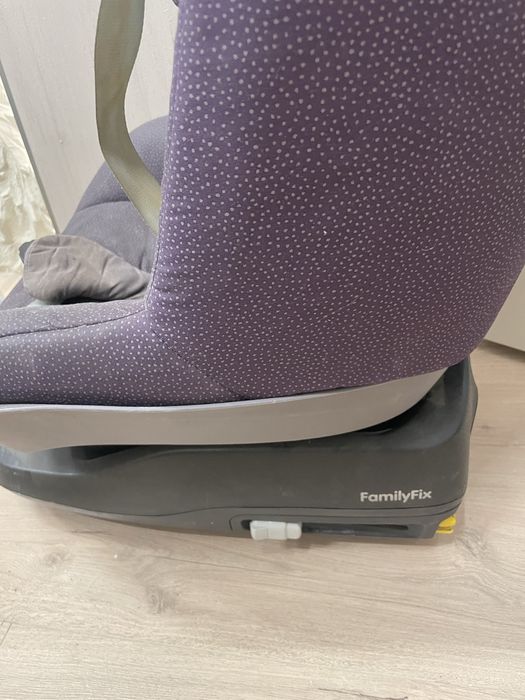 Автокресло с изофикс
