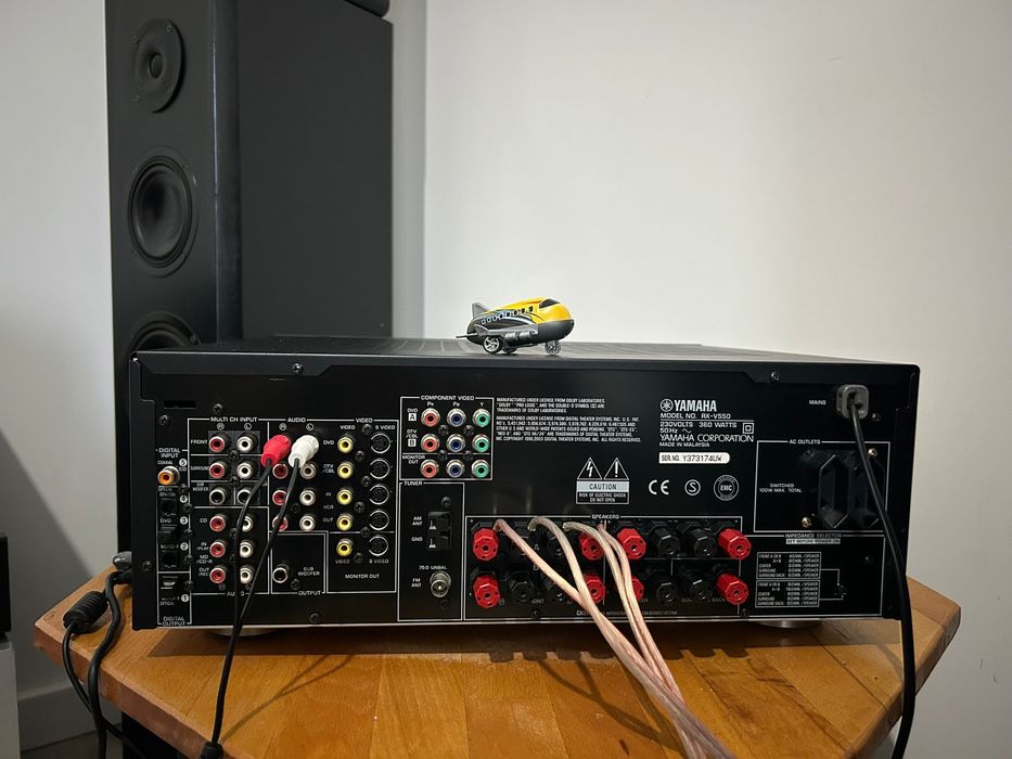 Yamaha RX-V550 - sunet puternic ,clar si de calitate