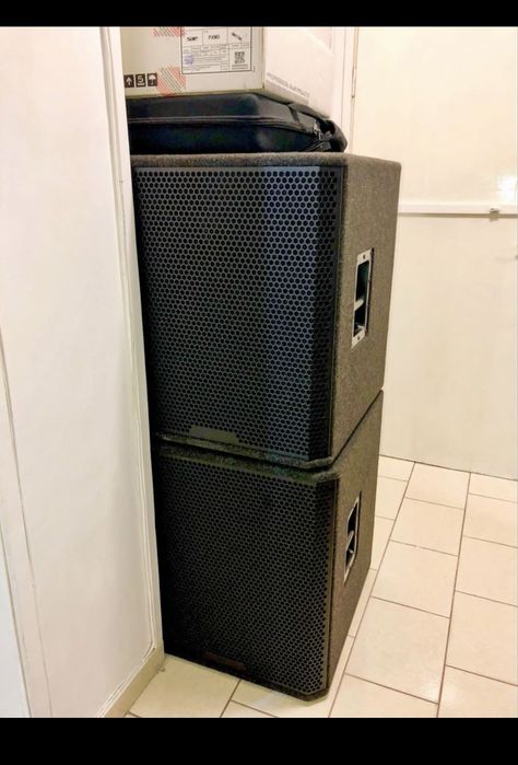 Пасивни бас каси с 18 инчови говорители Beyma g550