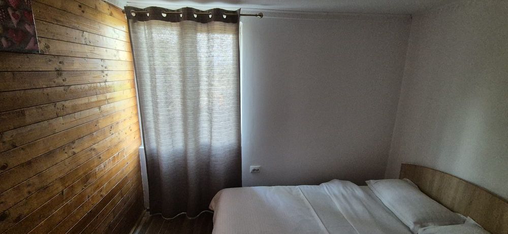 Închiriez cabana cu piscina ciubăr și sauna ( Revelion ocupat)