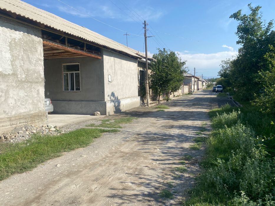 Ховли уй сотилади.