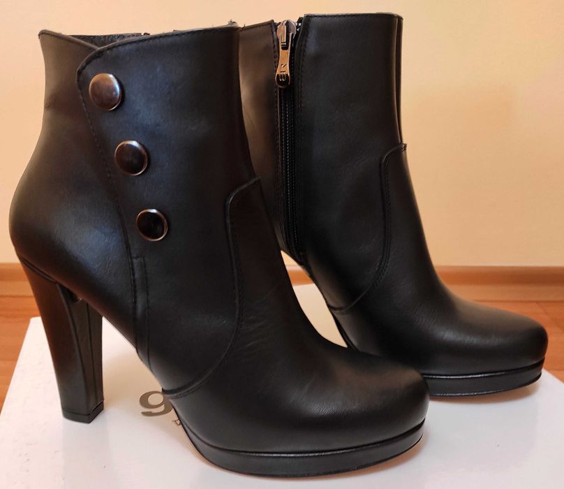 Дамски боти Roberto Botella