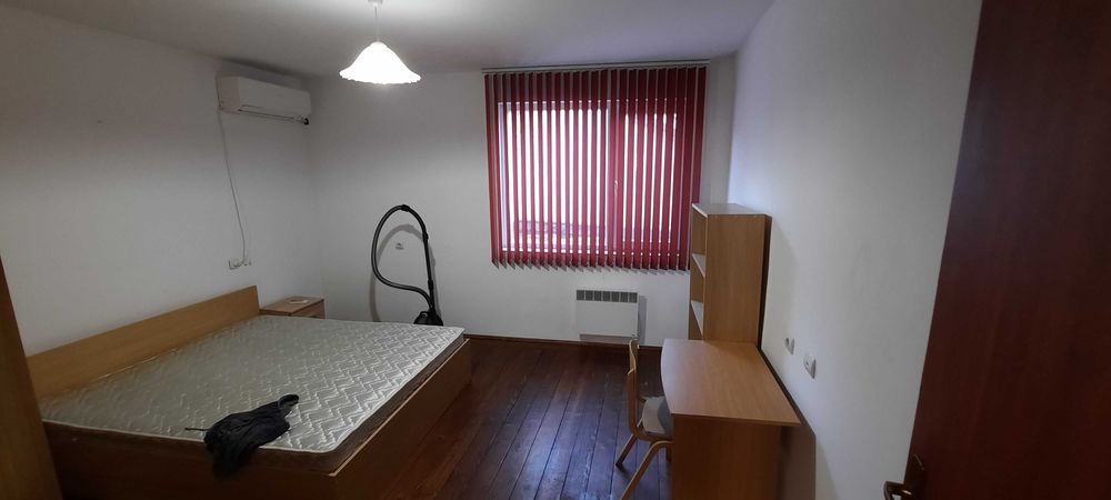 Дава се под наем Тристаен апартамент в Плевен, Идеален център - 89 кв.м за 306 € - Снимка #1