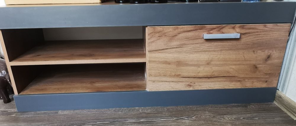 3 броя шкафове за хол