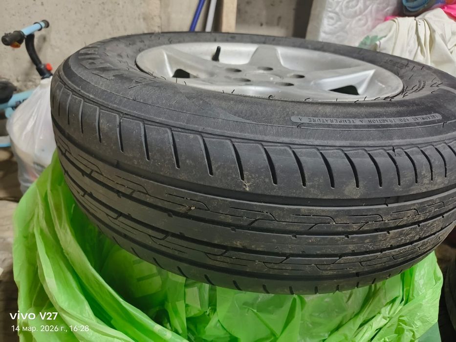 Продам комплект резины