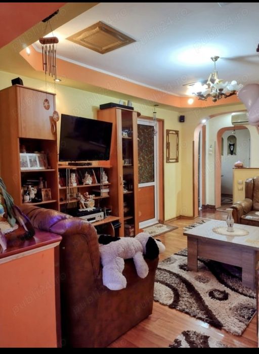 Apartament 4 camere etaj 4 !!!