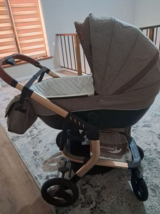 Продается коляска в отличном состояние