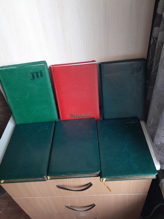 Продам ежедневники и тетради