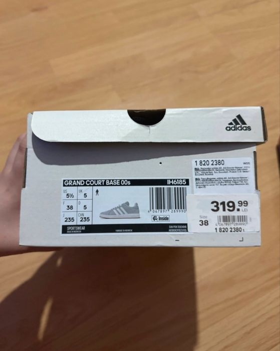 vand adidasi adidas