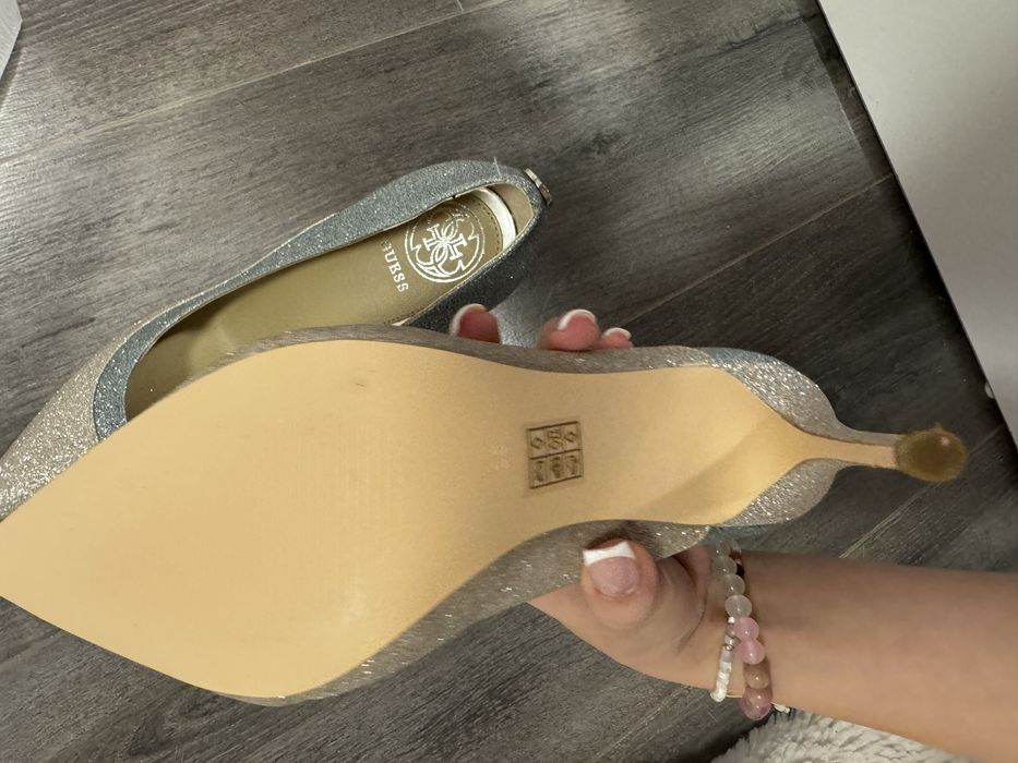 Официални обувки токчета Guess