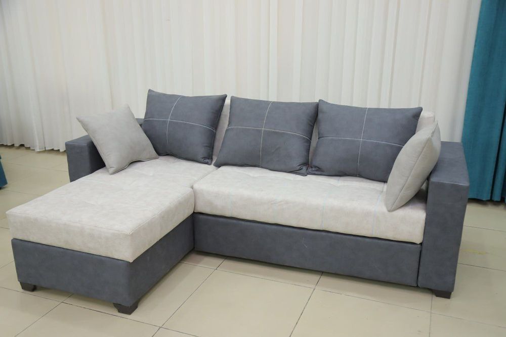 Raskladnoy uglavoy divan