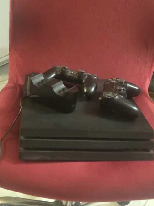 PS 4 pro 1tb in stare buna