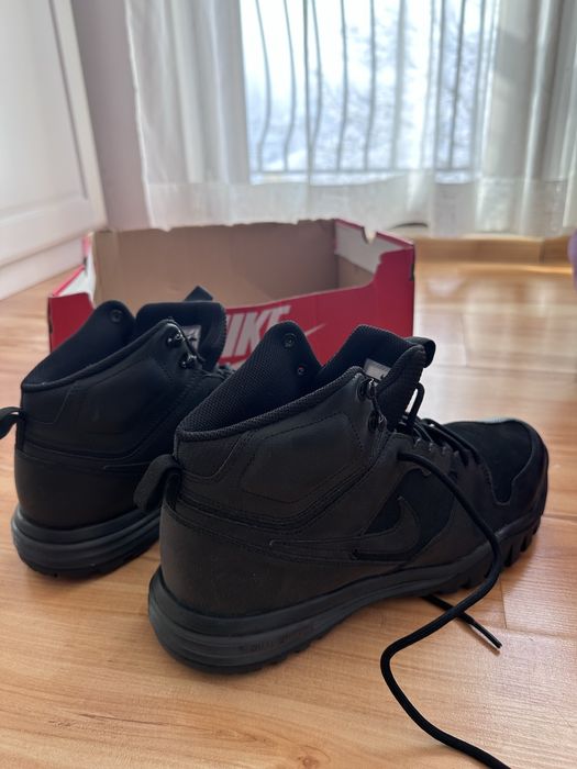 Нови мъжки обувки на найк