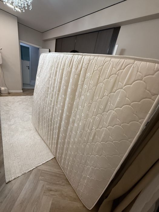 Продам Матрас 2*1,6м