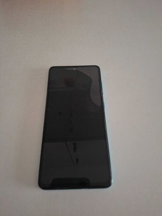 Продава се Samsung A51 с бонус слушалки без забележки