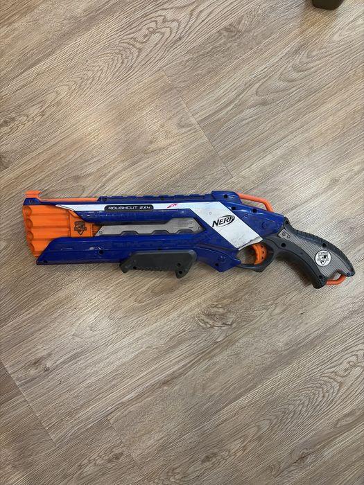 NERF Elite Rough Cut 2x4 — бластер-дробовик (б/у)