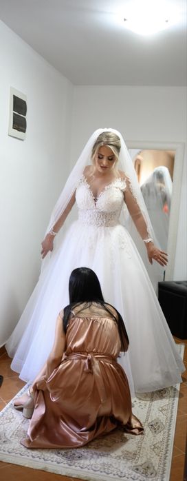 Vand rochie de mireasa !
