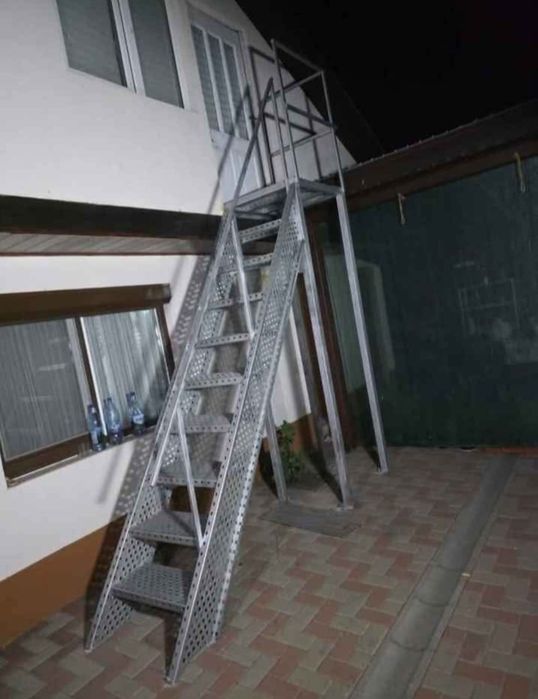 Scări metalice galvanizate