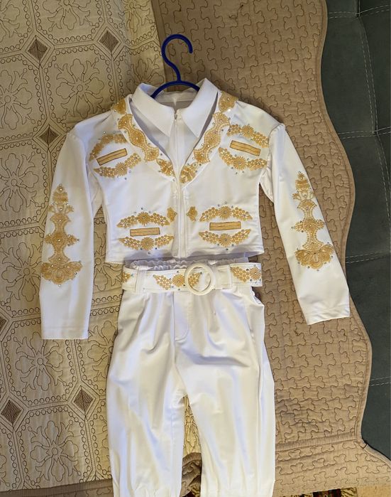 Продам детский костюм фигуриста