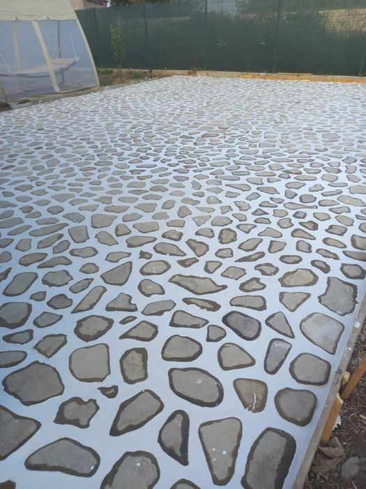 Vand si montez piatra naturala de munte