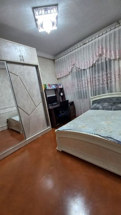 22 мкр, рядом с жд, 3 комнаты 1 этаж