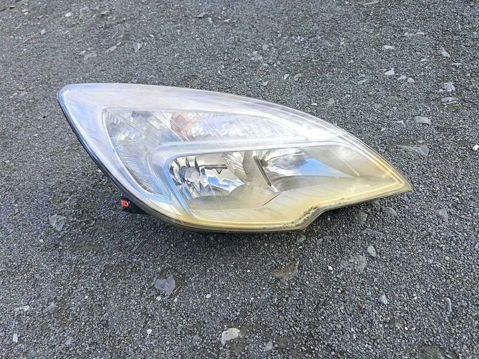 Стопове и фар за Опел Мерива Б 2012г / stopove stop far Opel Meriva B