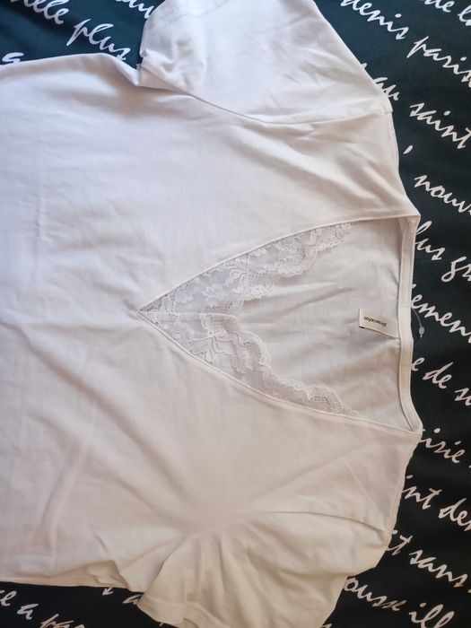 Дамска бяла тениска