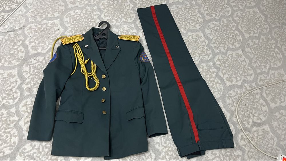 Продам форму кадетскую