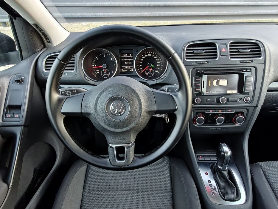 Volkswagen Golf 6 Diesel \Cutie automata DSG\

Import din Germania