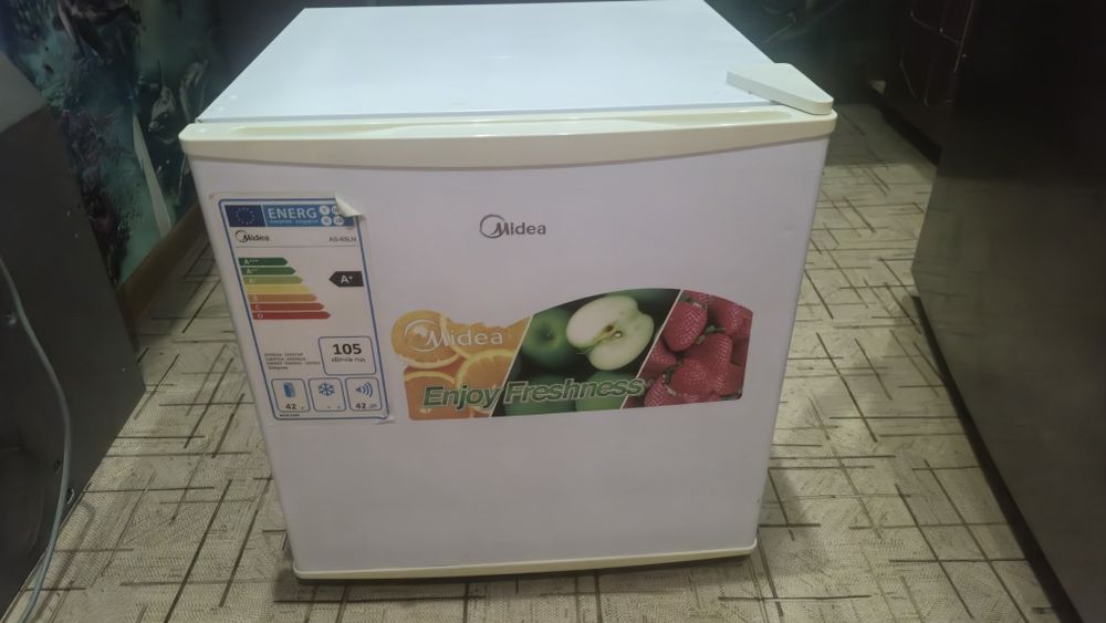 Продам холодильник Midea