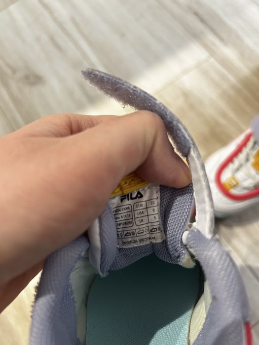 Два еднакви чифта детски маратонки на Fild