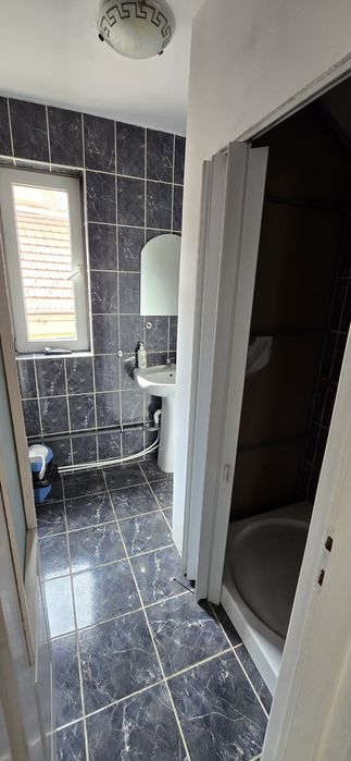 Dau in chirie spatiu comercial