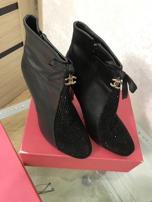 Продам новые Ботильоны