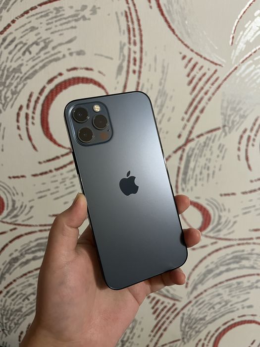 iPhone 12pro 256гб отличный