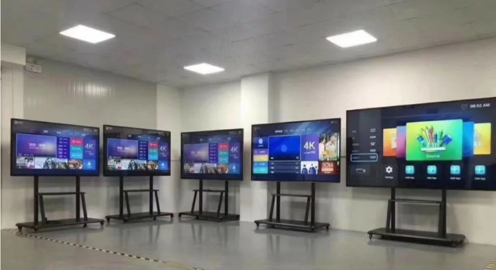 Интерактивная  панель 98 ,100дюмовой  со встроенной веб камерой