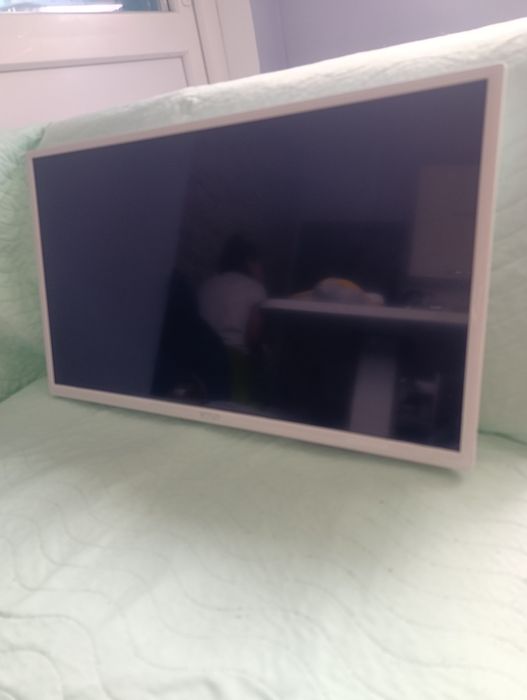 Smart TV  Kivi 24