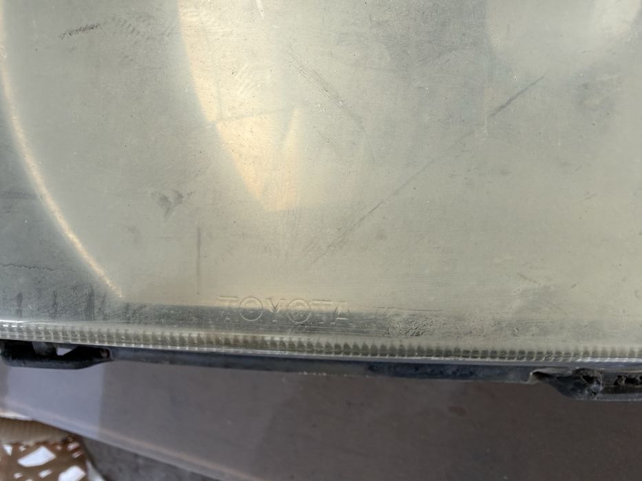 Фары toyota ipsum 1996