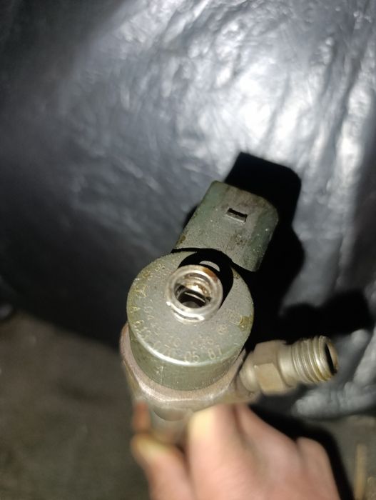 Продавам 5 броя дюзи за Mercedes ML 270 CDI (W163) 2.7 дизел (OM612).